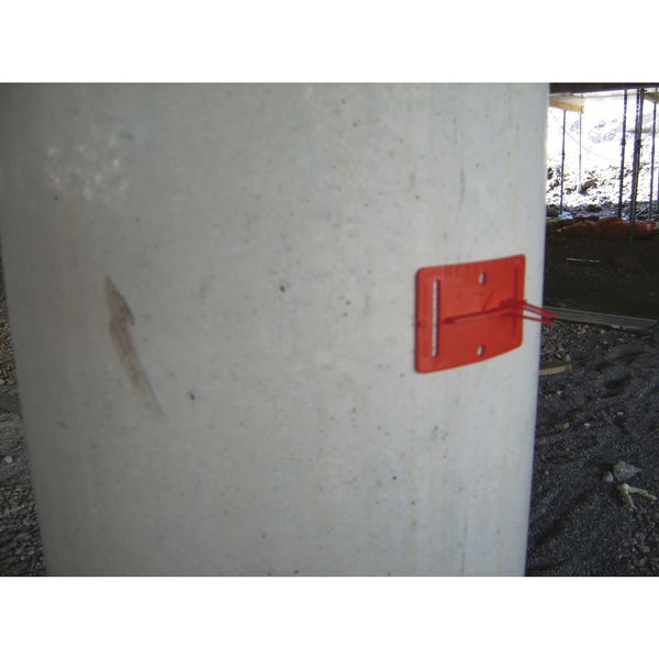 Meterriss-Plakette selbstklebend mit Pinsel Farbe rot