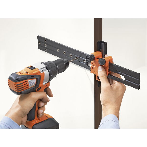 Blum Universal Einzellehre mit C-Profil zum Vohrbohren der Befestigungspositonen